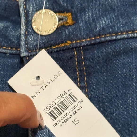 Ann Taylor The Boot mid rise NWT Classic Blue Women's Jeans Size 18 curvy - Picture 11 of 16